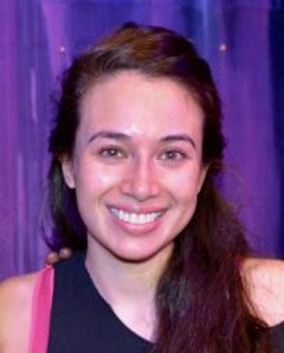 Julie Ann Earls Headshot