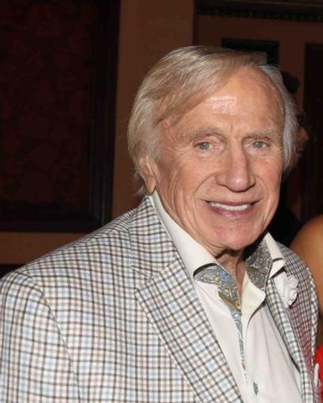 Seymour Holtzman Headshot