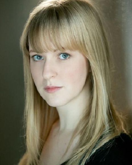 Stephanie Hackett Headshot