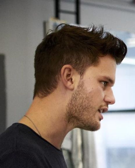 Jeremy Irvine Vince Headshot