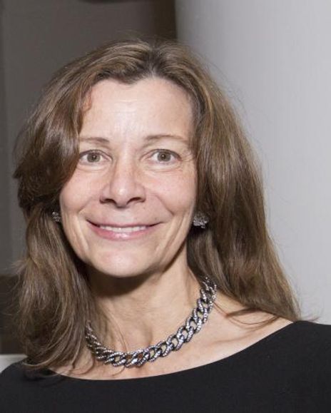 Debra Pipines Headshot