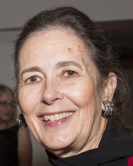 Annalyn Swan Headshot