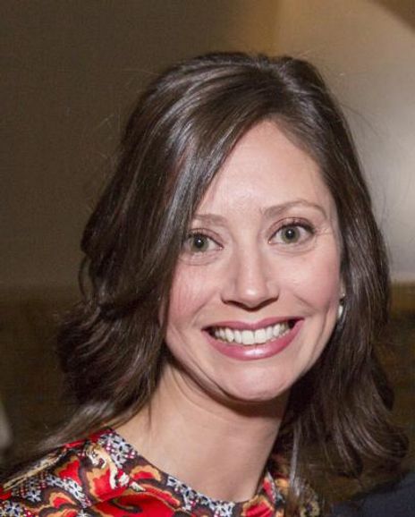 Suzanne Hall Headshot