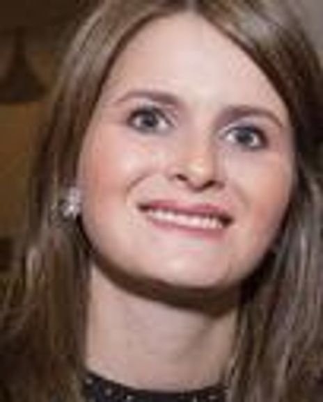 Lucy Dobrin Headshot