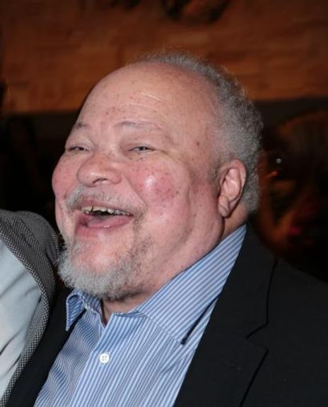 Stephen Henderson Headshot