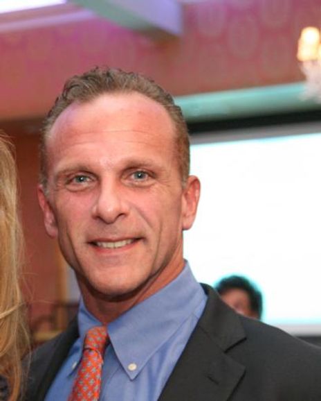 Robert Kirschner Headshot