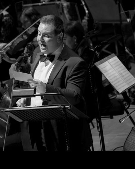 Hywel Dowsell Headshot