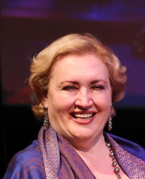 Sonya H Soutus Headshot