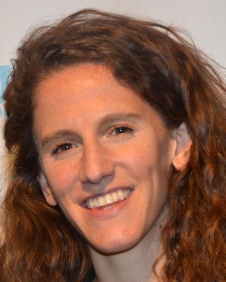 Zoe Sarmack Headshot