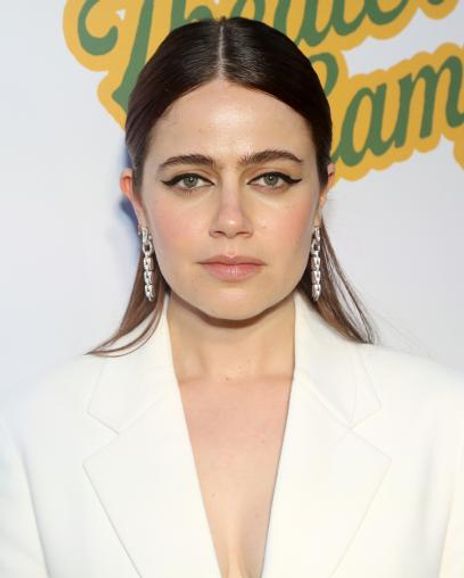 Molly Gordon Headshot