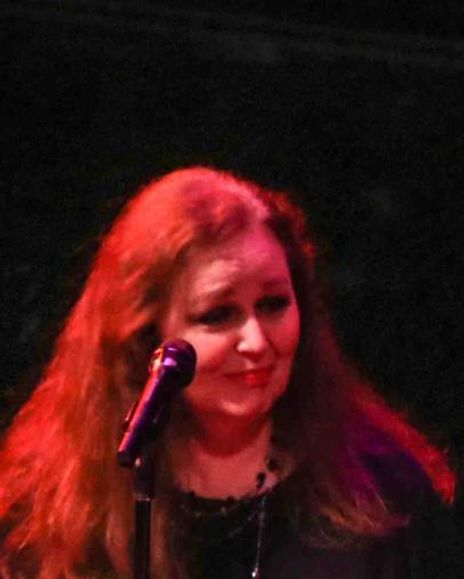 Cindy Richardson-Walker Headshot