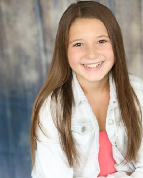 Hannah Moore Headshot