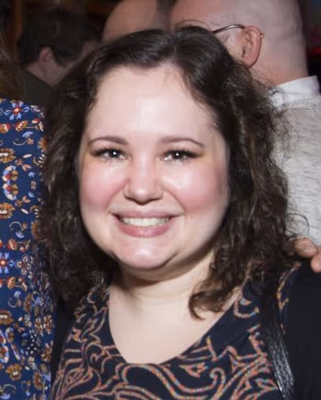 Holly Nissen Headshot