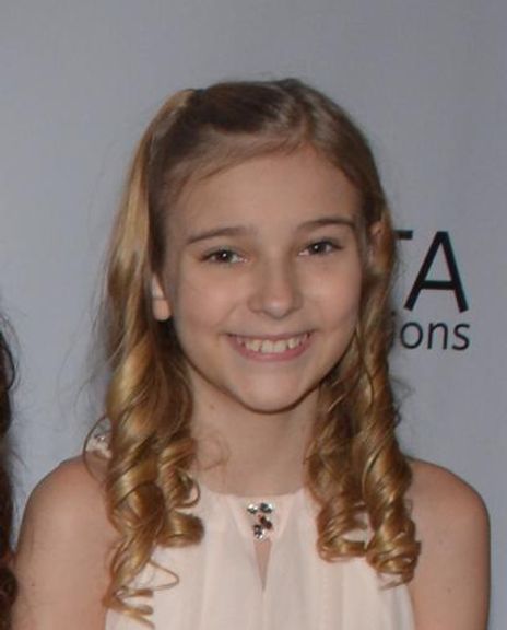 Claire Kuntze Headshot