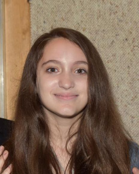 Ally Veloudis Headshot