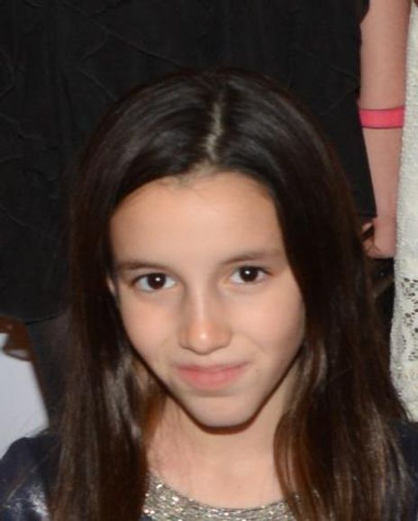 Alexandra Harris Headshot