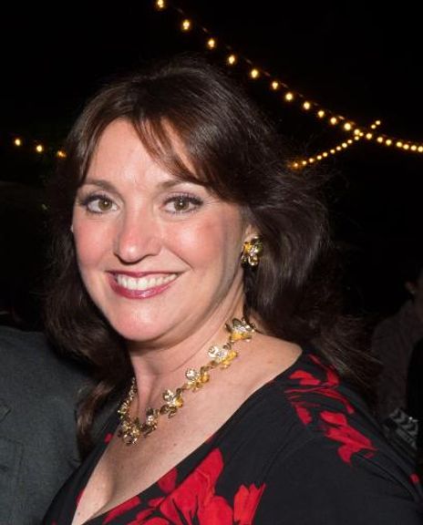 Sherry Greczmiel Headshot