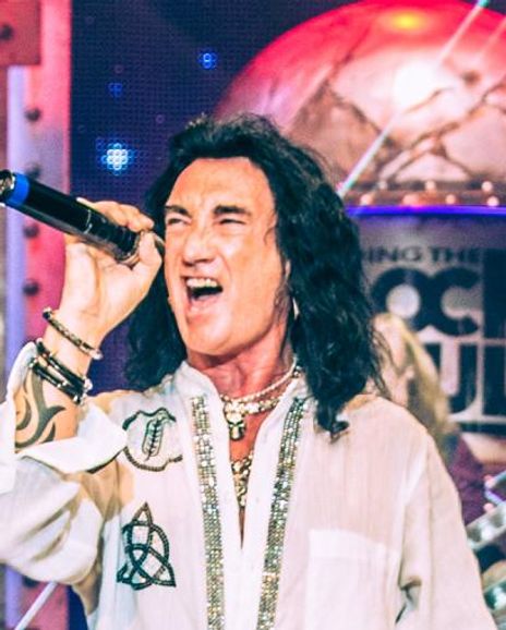 Robin McAuley Headshot