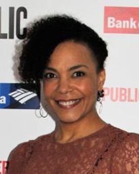 Rachel Leslie Headshot