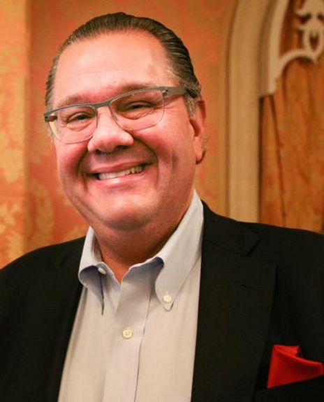 Peter Planes Headshot