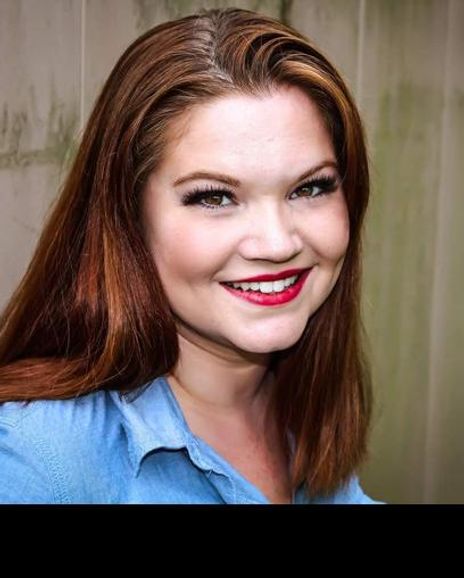 Rebecca Schrom Headshot