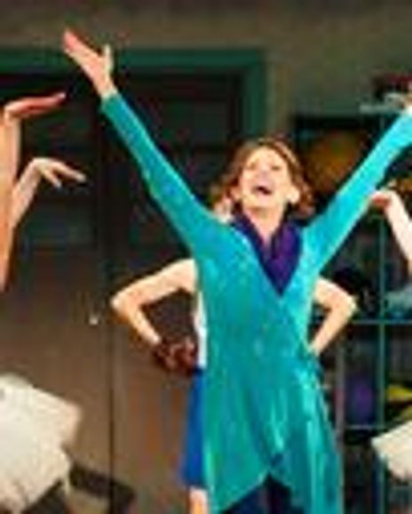 Kelly Laines Headshot