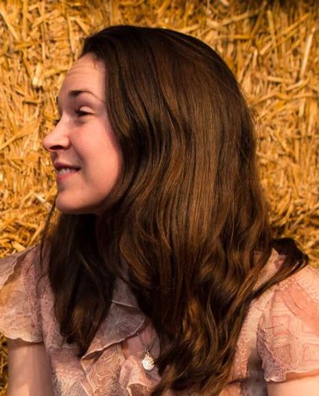 Maggie Parobek Headshot