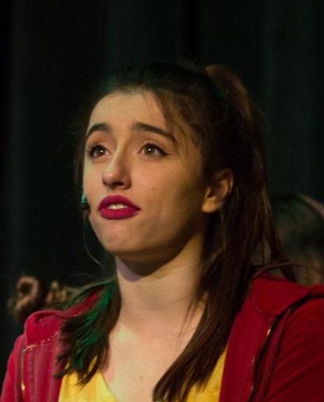 Lilla Grace Galgoczy-Toler Headshot