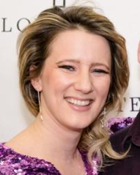 Erin Kommor Headshot