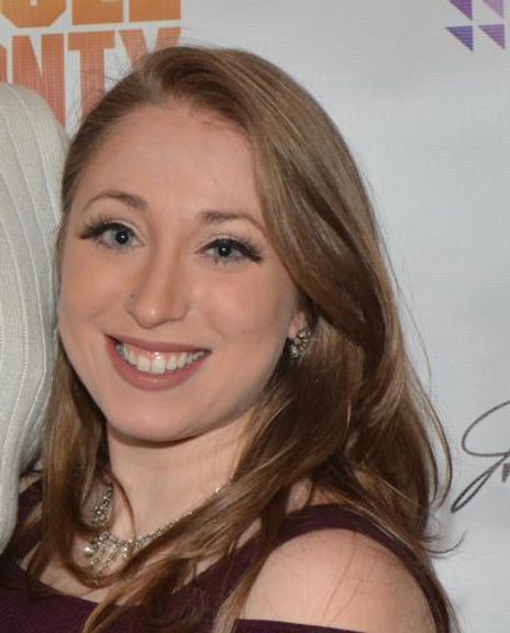 Amanda Geraci Headshot