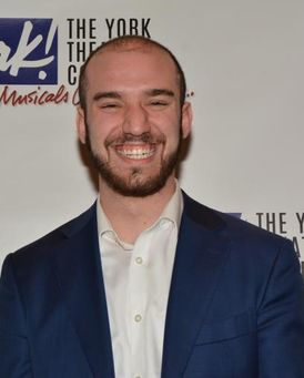 Ari Axelrod Headshot