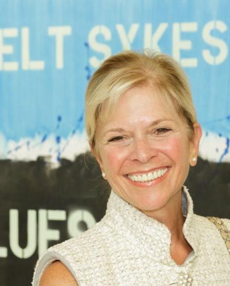 Christine Stiller Headshot