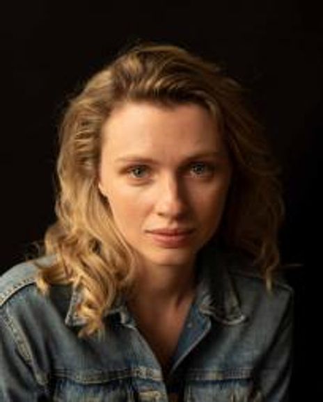 Lindsay Alexandra Carter Headshot