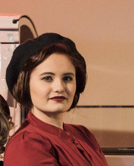 Adriana Napolitano Headshot