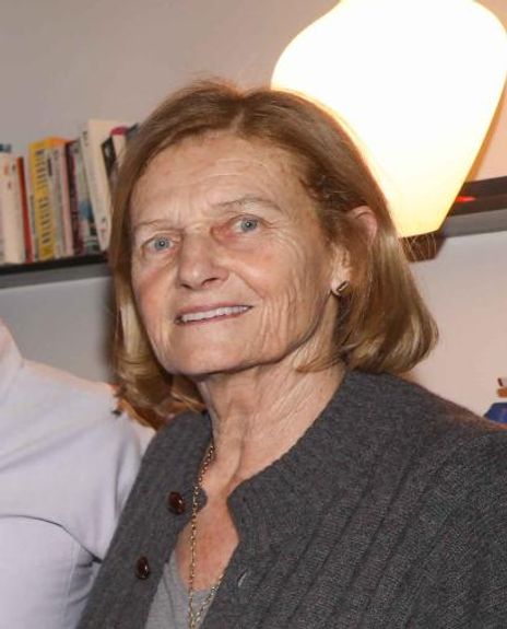 Mary Cosette Headshot