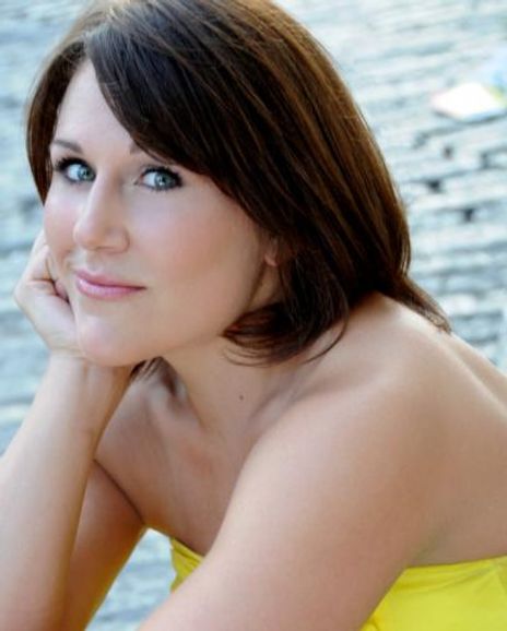 Tara Siesener Headshot