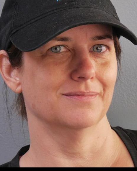 Melinda Hall Headshot