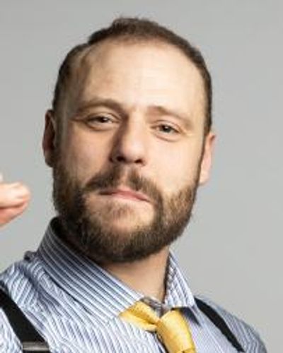 Sam Donnelly Headshot