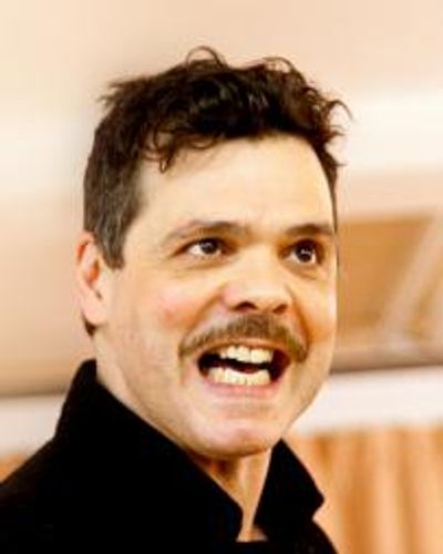 Justin Avoth Headshot