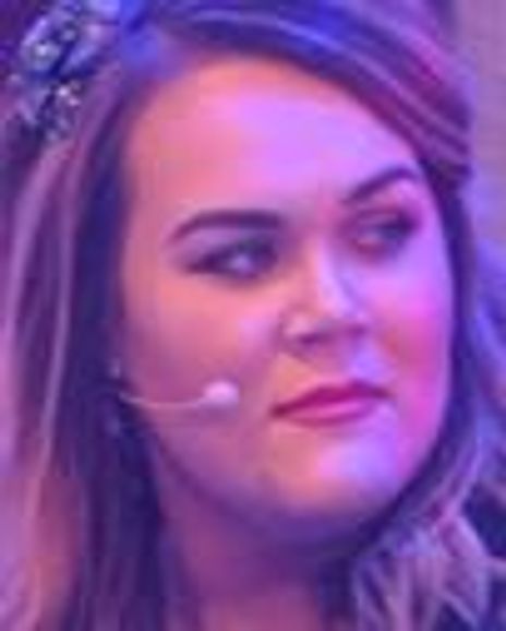 Stephanie Faloon Headshot