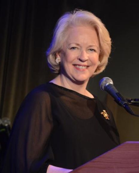 Midge Woolsey Headshot