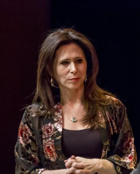 Navah Perlman Headshot