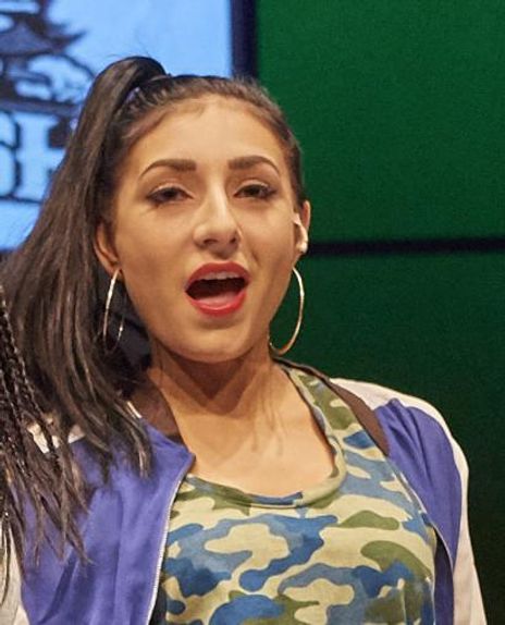 Joy Del Valle Headshot