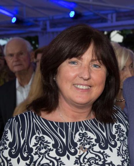 Linda Cunningham Headshot