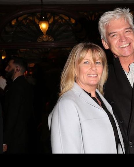 Stephanie Lowe Headshot