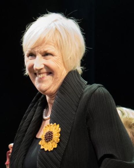 Tricia Stewart Headshot