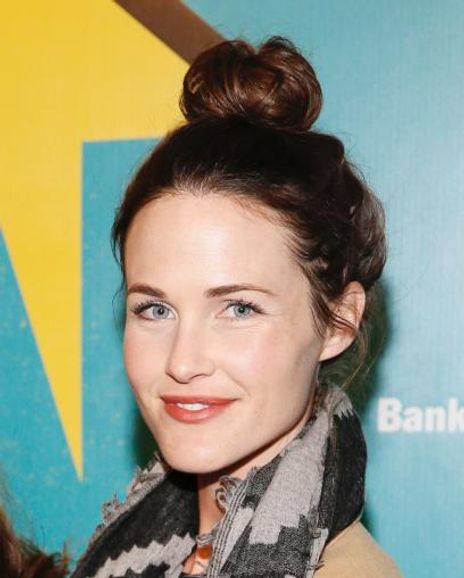 Stephanie Barnes Headshot