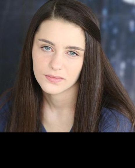 Anna Giddins Headshot