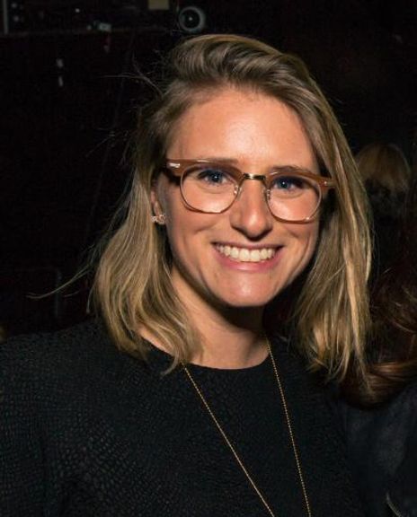 Annie Middleton Headshot