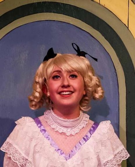 Julia Wyman Headshot